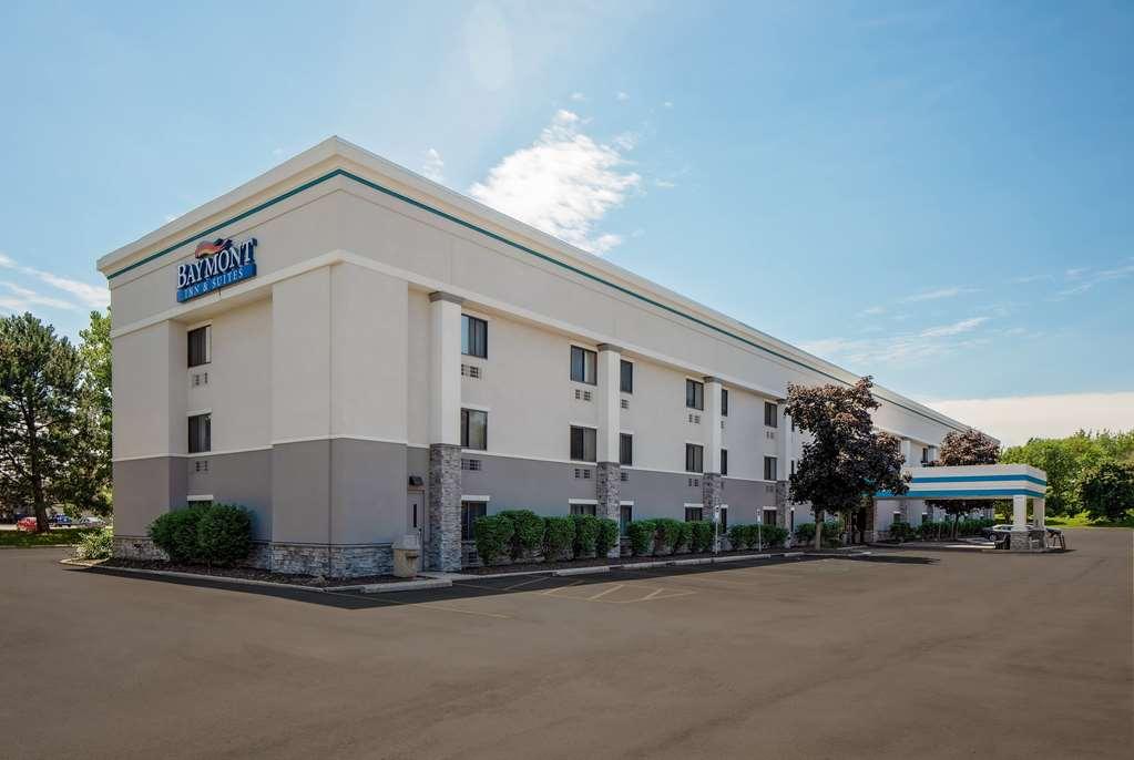 Baymont By Wyndham Detroit Airport/Romulus Hotel Exterior foto